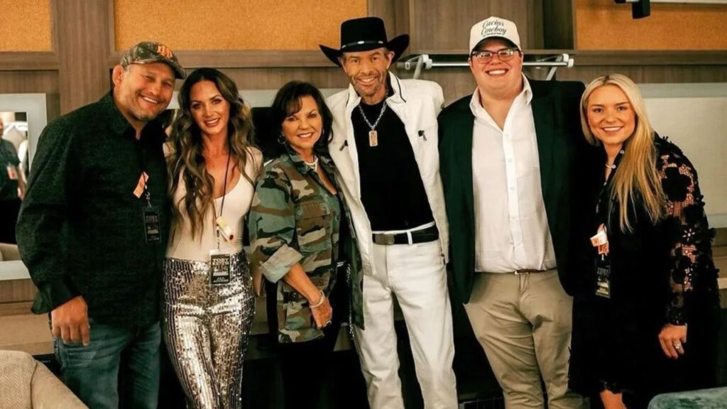 Toby Keith’s Parents and Siblings